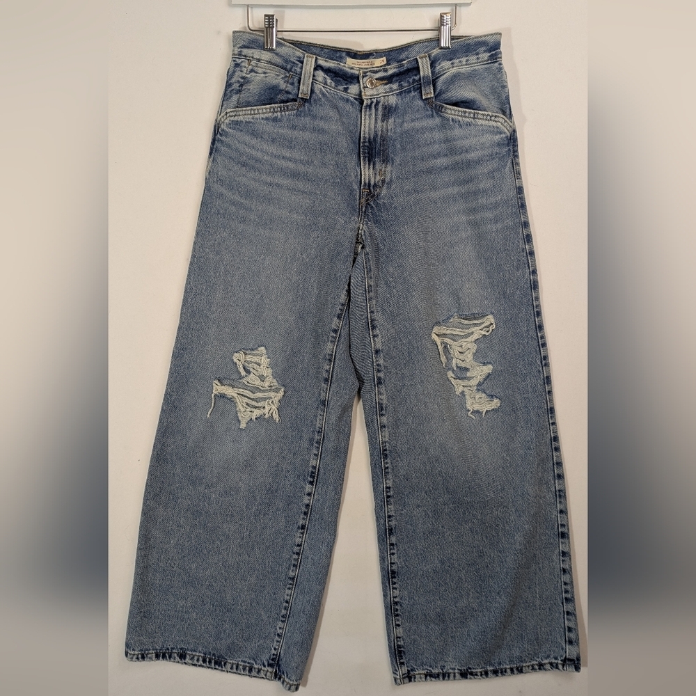 Levi's sz 29 94' Baggy Wide Leg ripped light wash jeans - 29x31